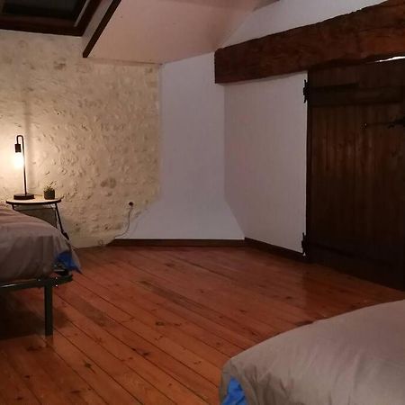 Maison Charentaise A La Campagne Becheresse 外观 照片