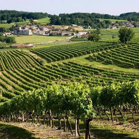 Maison Charentaise A La Campagne Becheresse 外观 照片