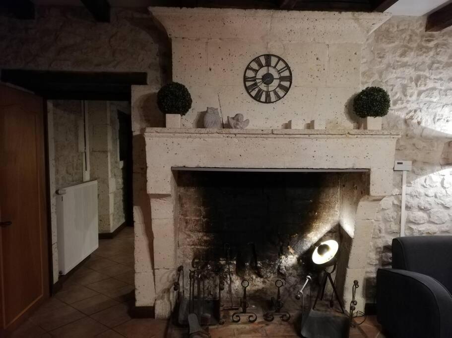 Maison Charentaise A La Campagne Becheresse 外观 照片